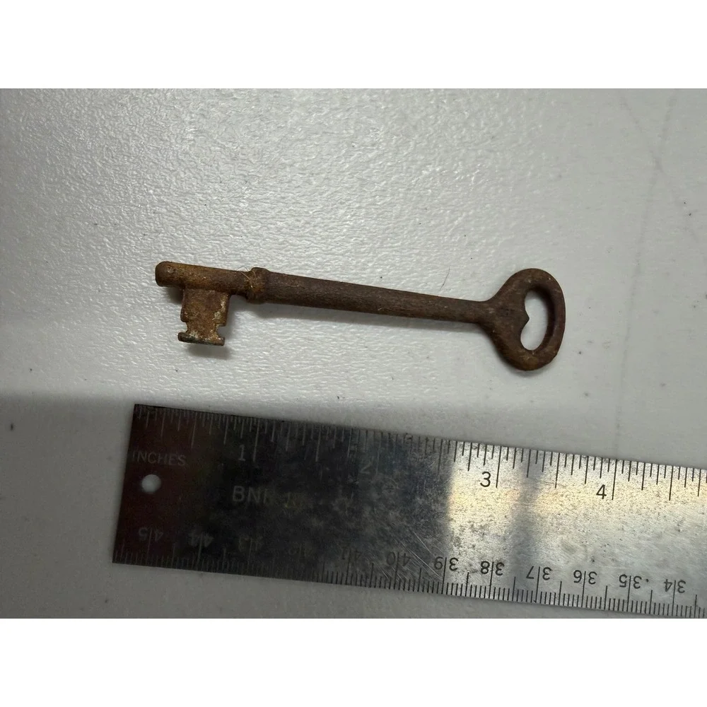 Vintage Antique Skeleton‎ Key Iron Barrel Key Rusted Patina 3.25 Inch